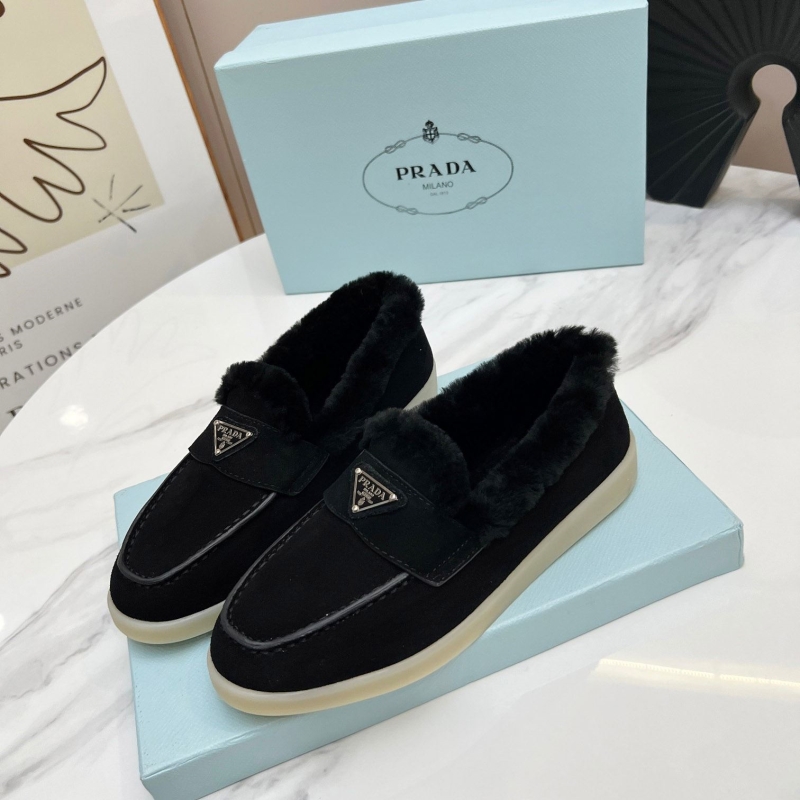 Pra*a casual shoes
